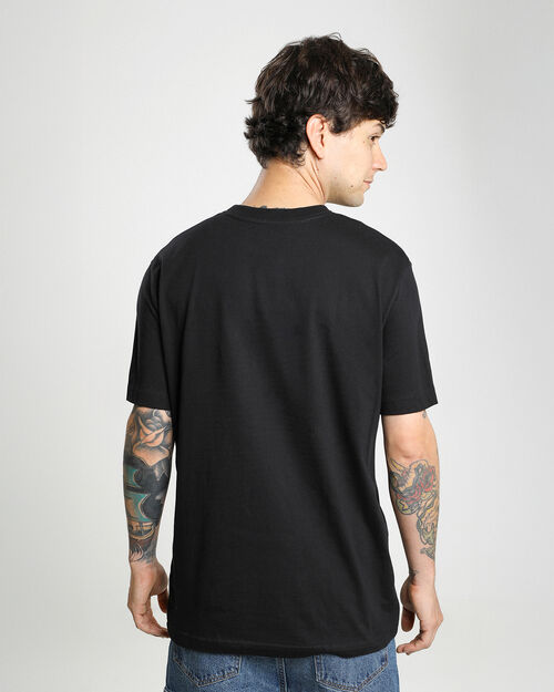 Playera Negra Estampada